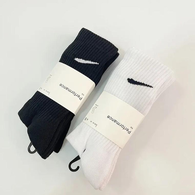 3 Pairs of Long Socks per Card for Basketball and Running - Black and White, Thick Towel Bottom, Unisex, Suitable for Men and Women