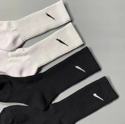 3 Pairs of Long Socks per Card for Basketball and Running - Black and White, Thick Towel Bottom, Unisex, Suitable for Men and Women